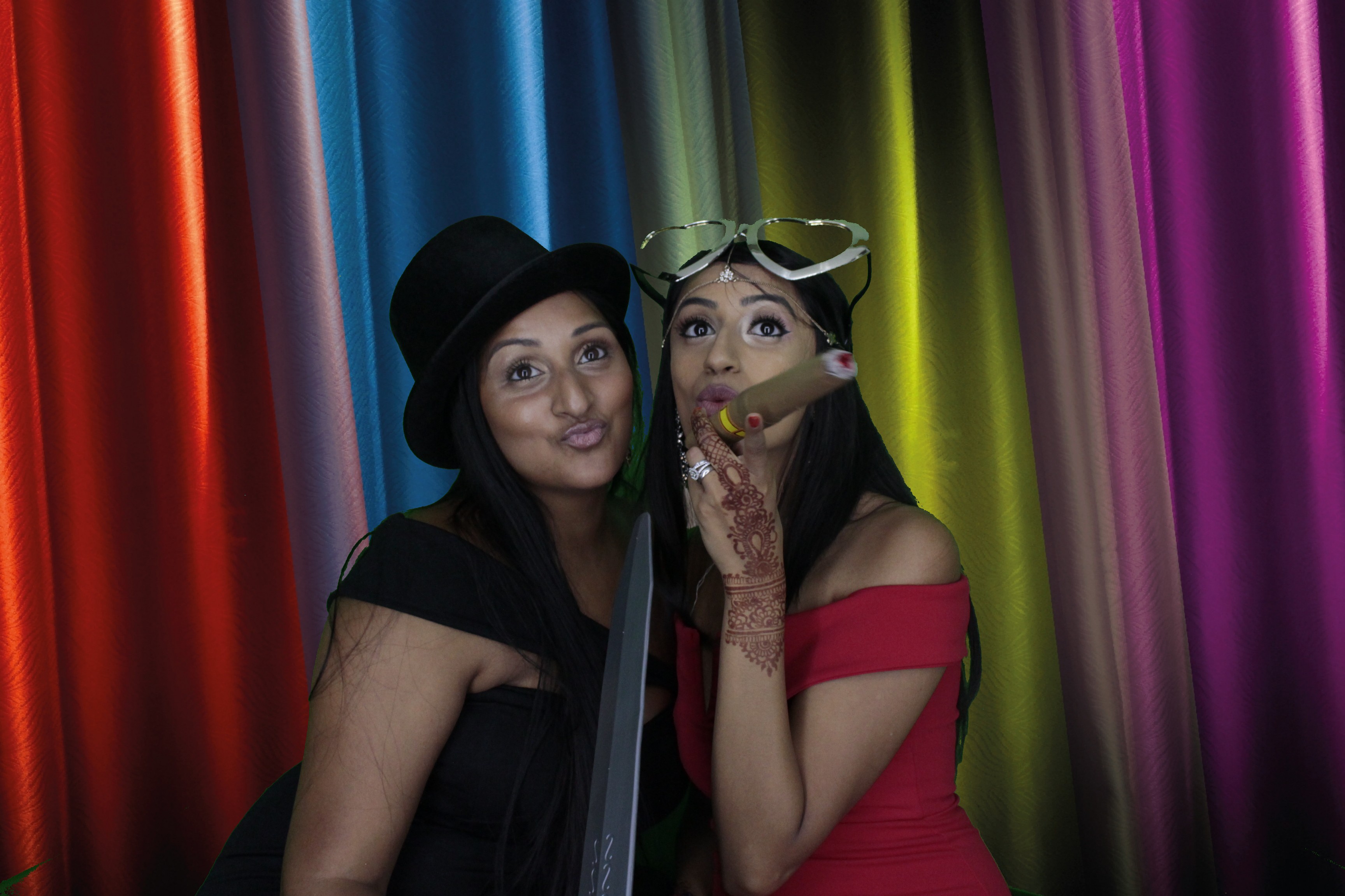 Bhavin & Yasmin’s Wedding | View more photos from the event at gallery.myphotoboothexperience.co.uk/u/MyPhotoBoothExperienceLtd/Bhavin-Yasmin’s-Wedding